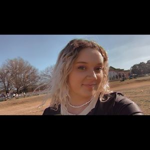 Meet your Posher, Abby